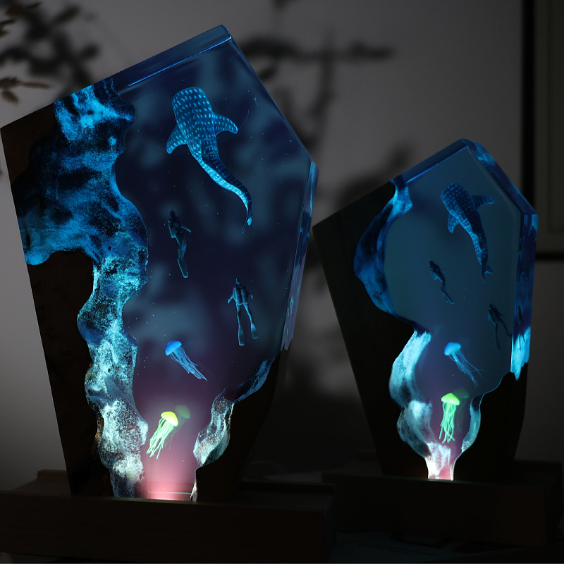 Resin Cave Whale Diver Desktop - Resin Art For Anniversary Gift 评论和价格
